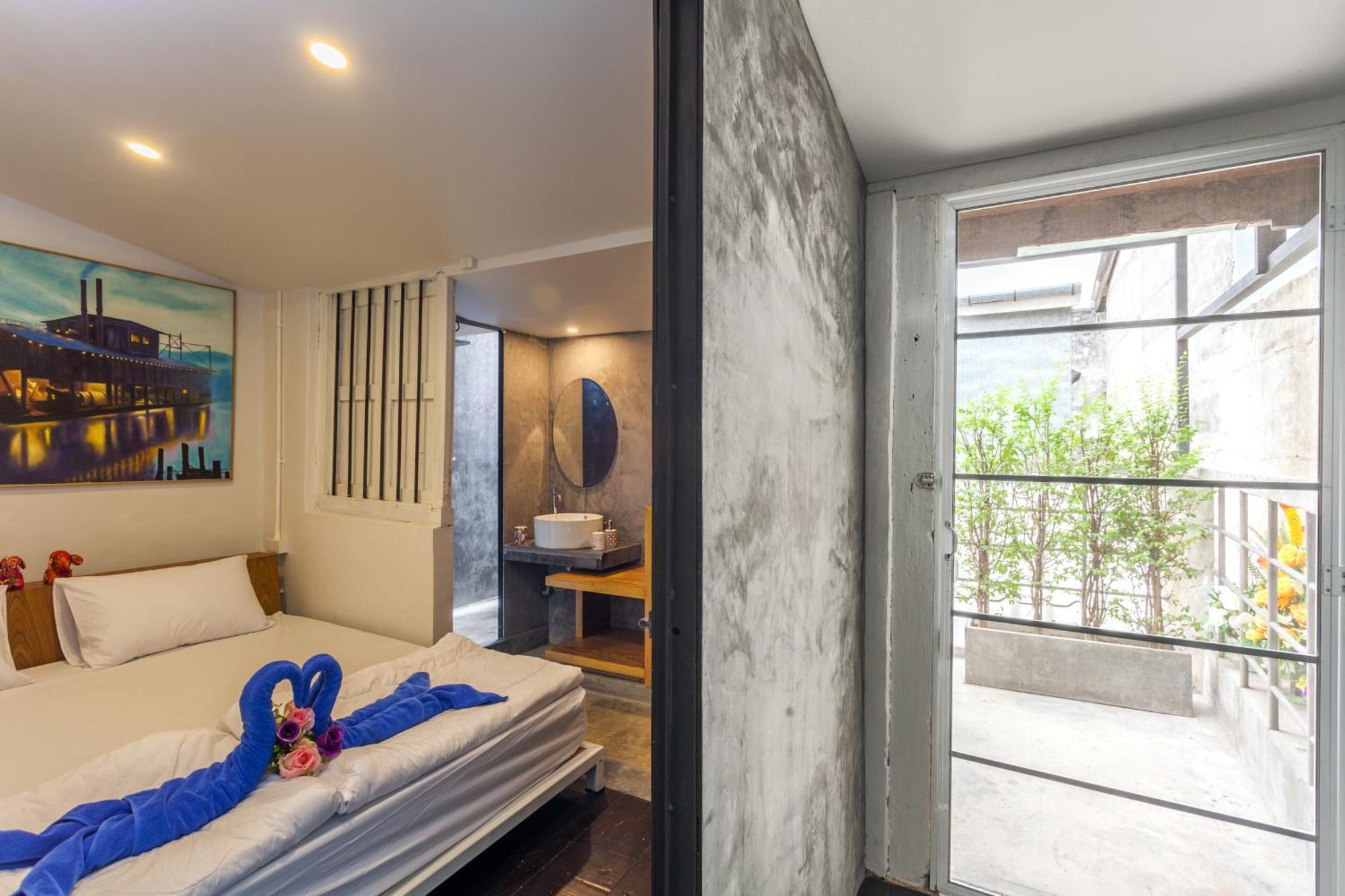Feel Good Hostel Phuket Exterior photo